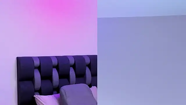 maily zanss online show from April 2026 07:53:01 PM