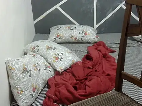 Snapshot of AsianbouncieGIRL chatting on December 2025 12:42:01 AM AsianbouncieGIRL online show from December 2025 12:42:01 AM