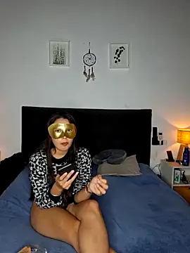 Mar Linn online show from November 2025 01:06:02 AM