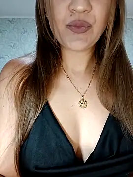 Snapshot of Viola3102 chatting on September 2025 03:15:02 PM Viola3102 online show from September 2025 03:15:02 PM