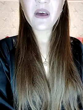 Snapshot of Viola3102 chatting on December 2025 07:44:01 PM Viola3102 online show from December 2025 07:44:01 PM