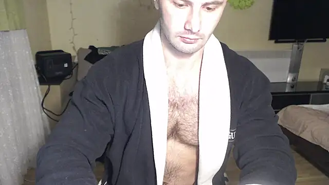 muscle uncut online show from December 2025 04:40:01 AM