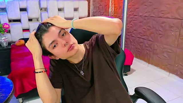 Snapshot of alandelrey57 chatting on February 2026 04:02:01 AM alandelrey57 online show from February 2026 04:02:01 AM