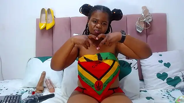 Snapshot of RoundaAssx22 chatting on September 2025 09:25:02 PM RoundaAssx22 online show from September 2025 09:25:02 PM