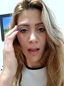 Snapshot of Elianasuarezz chatting on January 2026 12:21:01 PM Elianasuarezz online show from January 2026 12:21:01 PM