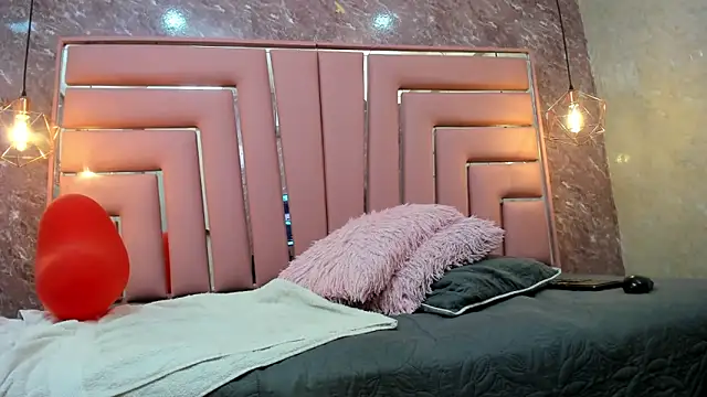 ALYANNA HOT  online show from February 2026 11:41:01 AM