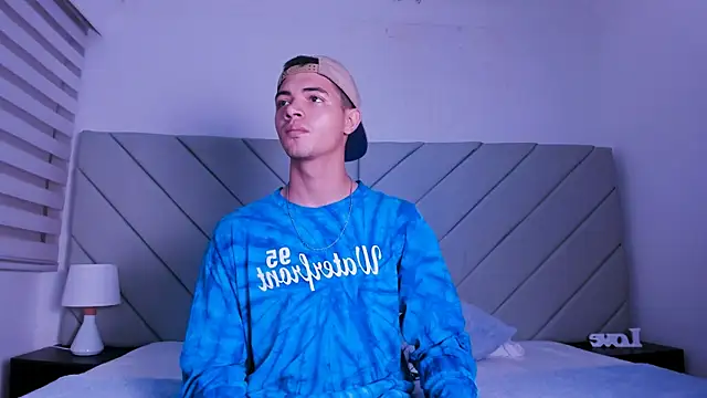 Snapshot of andrew_colleman chatting on September 2025 02:33:02 AM andrew colleman online show from September 2025 02:33:02 AM