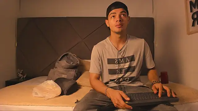 Snapshot of andrew_colleman chatting on September 2025 02:44:01 AM andrew colleman online show from September 2025 02:44:01 AM