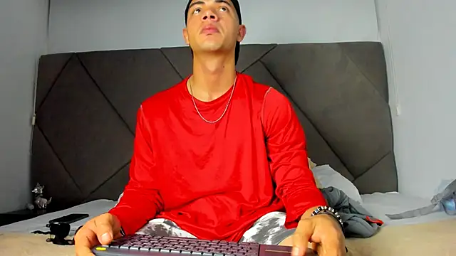 Snapshot of andrew_colleman chatting on September 2025 09:31:01 AM andrew colleman online show from September 2025 09:31:01 AM