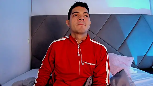 Snapshot of andrew_colleman chatting on September 2025 05:46:01 AM andrew colleman online show from September 2025 05:46:01 AM