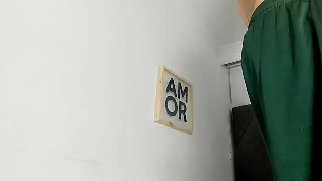 Snapshot of andrew_colleman chatting on October 2025 07:17:01 AM andrew colleman online show from October 2025 07:17:01 AM