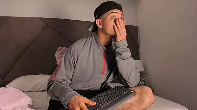 Snapshot of andrew_colleman chatting on October 2025 11:21:02 AM andrew colleman online show from October 2025 11:21:02 AM