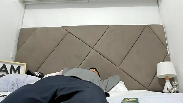 Snapshot of andrew_colleman chatting on October 2025 08:25:01 AM andrew colleman online show from October 2025 08:25:01 AM