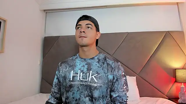 Snapshot of andrew_colleman chatting on October 2025 06:26:02 AM andrew colleman online show from October 2025 06:26:02 AM