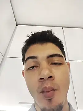 Snapshot of andrew_colleman chatting on November 2025 10:34:02 PM andrew colleman online show from November 2025 10:34:02 PM