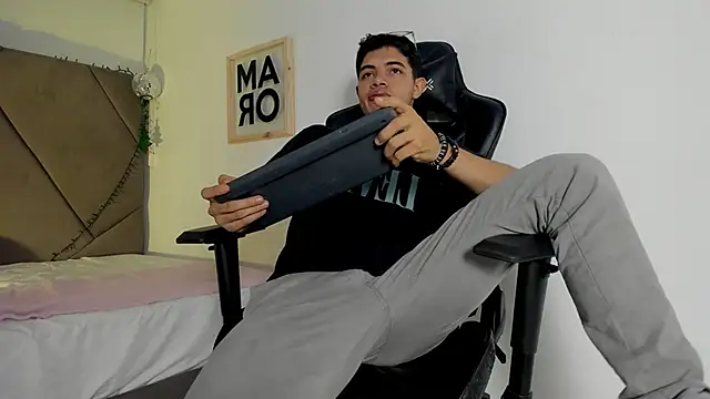 andrew colleman online show from December 2025 07:33:02 PM