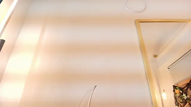 Snapshot of zarah_andrew__ chatting on October 2025 12:17:01 PM zarah andrew online show from October 2025 12:17:01 PM