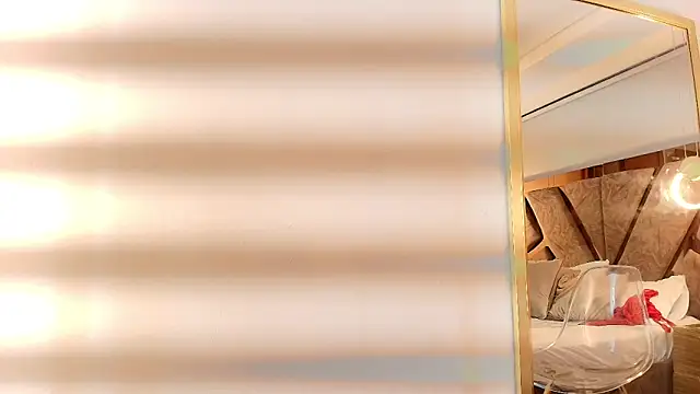 Snapshot of zarah_andrew__ chatting on November 2025 12:26:01 PM zarah andrew online show from November 2025 12:26:01 PM