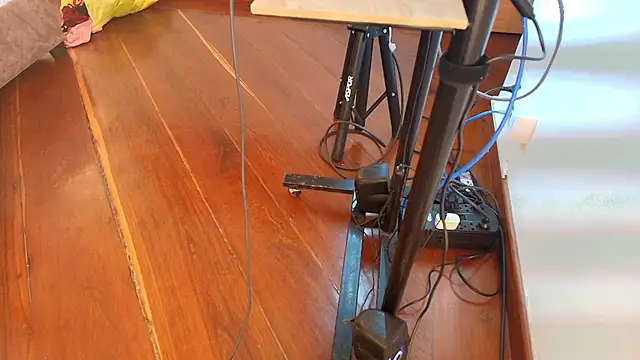 Snapshot of zarah_andrew__ chatting on November 2025 11:53:01 AM zarah andrew online show from November 2025 11:53:01 AM