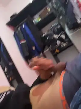 Snapshot of Barrx0018 chatting on December 2025 04:36:02 PM Barrx0018 online show from December 2025 04:36:02 PM