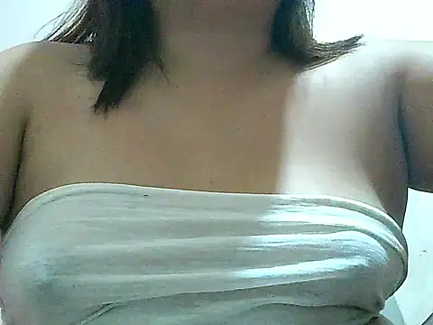 Snapshot of fresh_rosie chatting on January 2026 08:01:02 PM fresh rosie online show from January 2026 08:01:02 PM