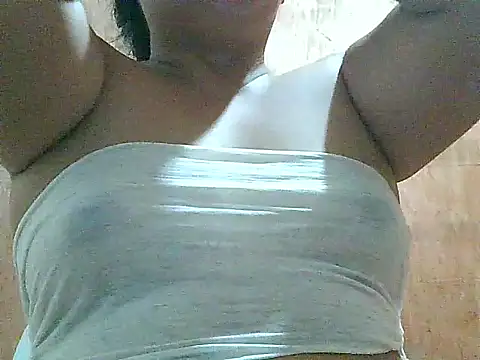 Snapshot of fresh_rosie chatting on February 2026 11:12:01 PM fresh rosie online show from February 2026 11:12:01 PM