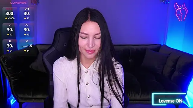 Snapshot of EliseVelour chatting on November 2025 01:43:02 PM EliseVelour online show from November 2025 01:43:02 PM