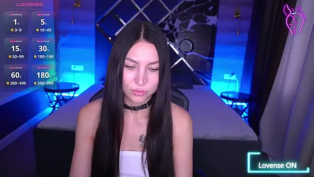 Snapshot of EliseVelour chatting on November 2025 01:44:01 PM EliseVelour online show from November 2025 01:44:01 PM