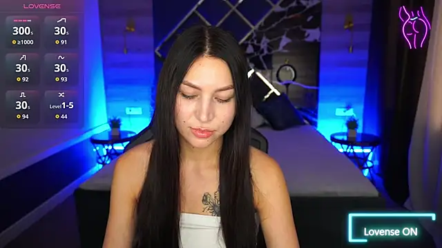 Snapshot of EliseVelour chatting on November 2025 01:54:02 PM EliseVelour online show from November 2025 01:54:02 PM