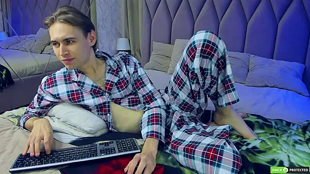 WilliamDyson online show from September 2025 03:08:02 AM