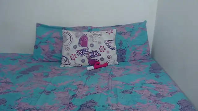 Tiiana online show from November 2025 05:11:01 PM