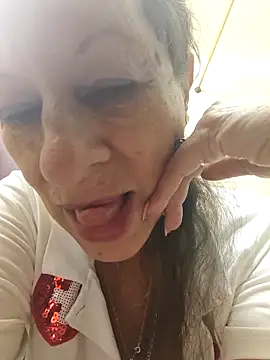 MaryeLunna online show from October 2025 12:05:01 PM