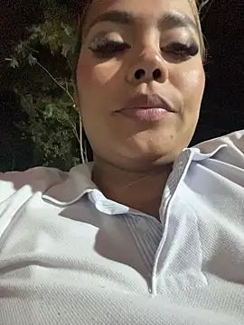 Snapshot of EmilyDuran_ chatting on June 2026 05:05:01 AM EmilyDuran online show from June 2026 05:05:01 AM