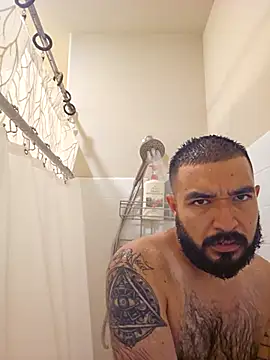 Snapshot of Lb228w chatting on September 2025 05:24:02 PM Lb228w online show from September 2025 05:24:02 PM