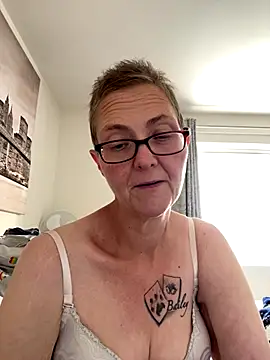 Snapshot of Curvy-Jinx chatting on September 2025 07:19:01 AM Curvy-Jinx online show from September 2025 07:19:01 AM