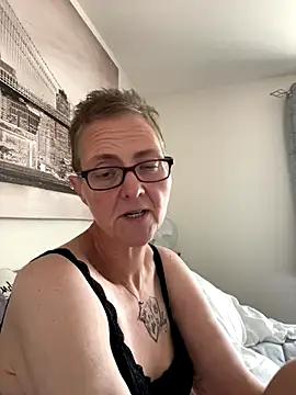 Snapshot of Curvy-Jinx chatting on September 2025 07:44:02 AM Curvy-Jinx online show from September 2025 07:44:02 AM