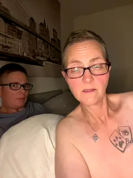 Snapshot of Curvy-Jinx chatting on September 2025 09:18:01 PM Curvy-Jinx online show from September 2025 09:18:01 PM