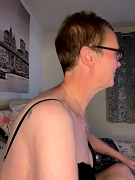 Snapshot of Curvy-Jinx chatting on September 2025 08:25:01 PM Curvy-Jinx online show from September 2025 08:25:01 PM