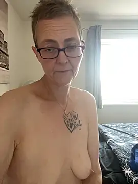 Snapshot of Curvy-Jinx chatting on September 2025 07:46:01 AM Curvy-Jinx online show from September 2025 07:46:01 AM