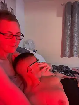 Snapshot of Curvy-Jinx chatting on October 2025 07:43:01 PM Curvy-Jinx online show from October 2025 07:43:01 PM