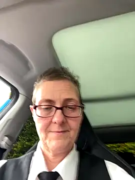 Snapshot of Curvy-Jinx chatting on October 2025 10:18:01 AM Curvy-Jinx online show from October 2025 10:18:01 AM