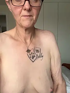 Snapshot of Curvy-Jinx chatting on October 2025 07:31:02 AM Curvy-Jinx online show from October 2025 07:31:02 AM