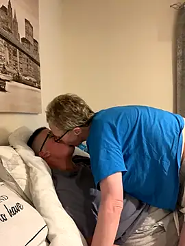 Snapshot of Curvy-Jinx chatting on October 2025 07:30:02 PM Curvy-Jinx online show from October 2025 07:30:02 PM