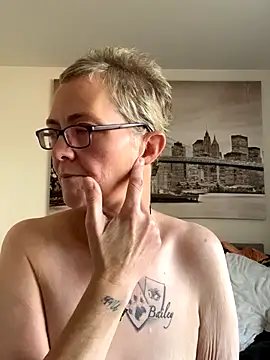 Snapshot of Curvy-Jinx chatting on October 2025 09:02:02 AM Curvy-Jinx online show from October 2025 09:02:02 AM