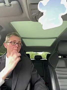 Snapshot of Curvy-Jinx chatting on October 2025 09:55:01 AM Curvy-Jinx online show from October 2025 09:55:01 AM