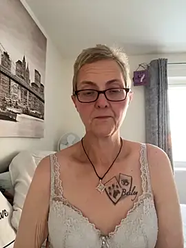 Snapshot of Curvy-Jinx chatting on November 2025 03:47:02 PM Curvy-Jinx online show from November 2025 03:47:02 PM