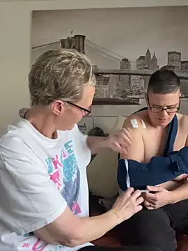 Snapshot of Curvy-Jinx chatting on November 2025 08:36:02 AM Curvy-Jinx online show from November 2025 08:36:02 AM