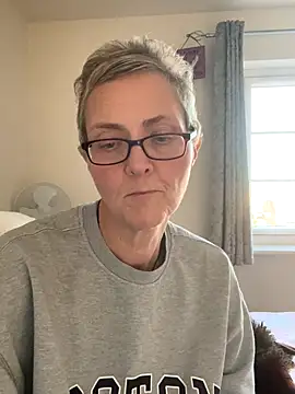 Snapshot of Curvy-Jinx chatting on November 2025 01:59:02 PM Curvy-Jinx online show from November 2025 01:59:02 PM