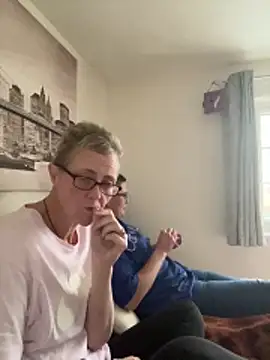 Snapshot of Curvy-Jinx chatting on December 2025 08:52:01 AM Curvy-Jinx online show from December 2025 08:52:01 AM