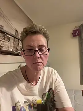 Curvy-Jinx online show from January 2026 08:30:01 AM